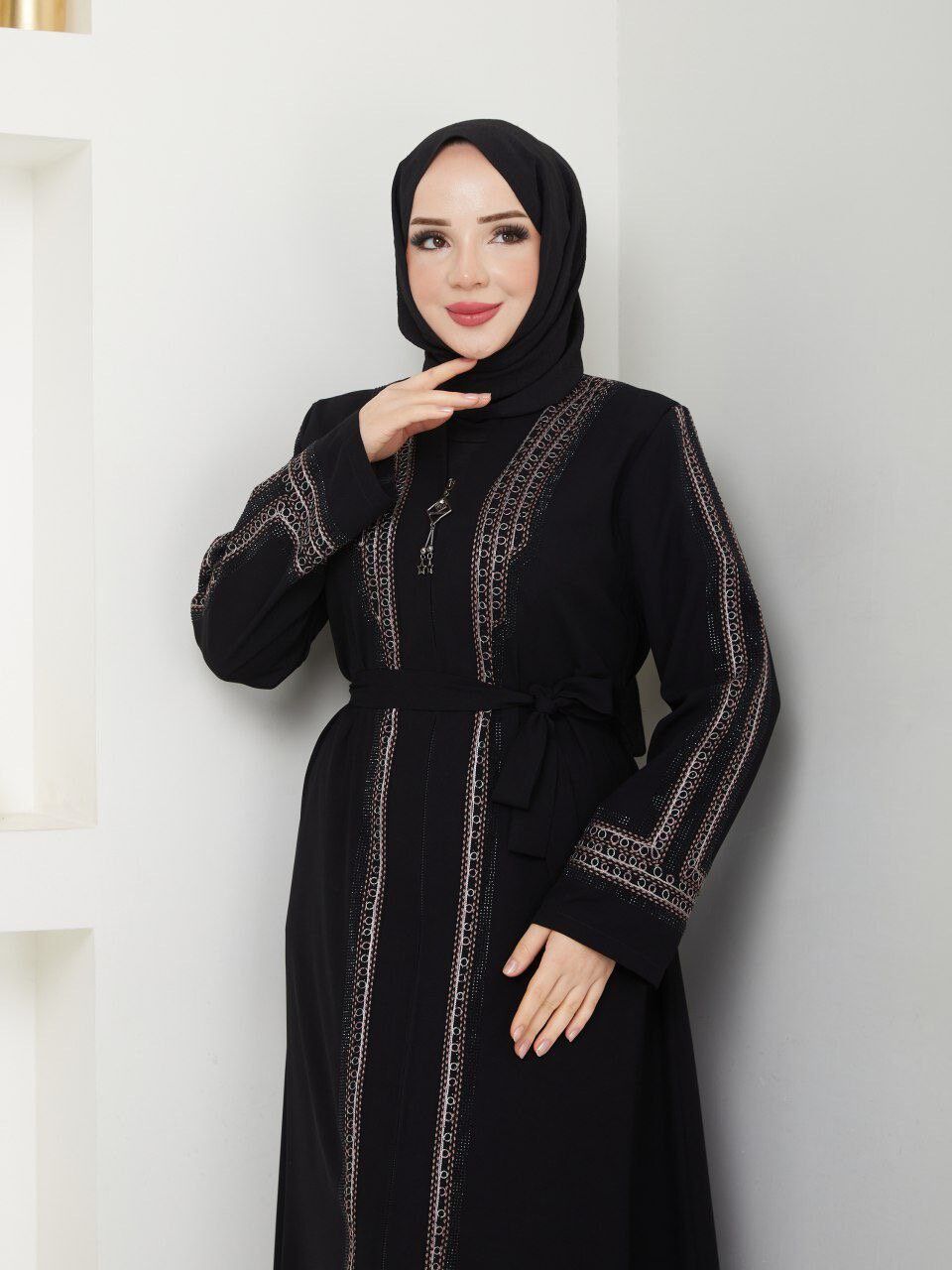 ÖZEL TASARIM İŞLEME VE TAŞ DETAYLI GÖSTERİŞLİ PREMİUM KALİTE ABAYA