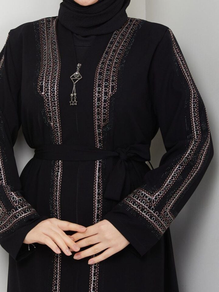 ÖZEL TASARIM İŞLEME VE TAŞ DETAYLI GÖSTERİŞLİ PREMİUM KALİTE ABAYA