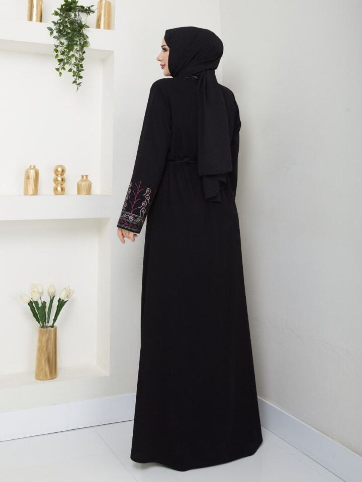 ÖZEL TASARIM İŞLEME VE TAŞ DETAYLI GÖSTERİŞLİ PREMİUM KALİTE LALE ABAYA