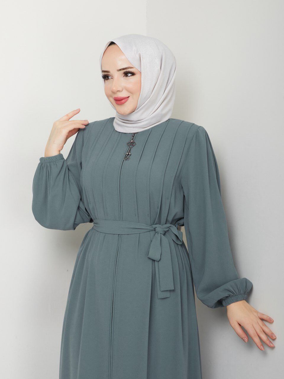 YENİ SEZON SADE ŞIK TASARIM DİKİŞ DETAYLI  KEMERLİ RAHAT İÇ GÖSTERMEZ YAZLIK FERACE SU YEŞİLİ