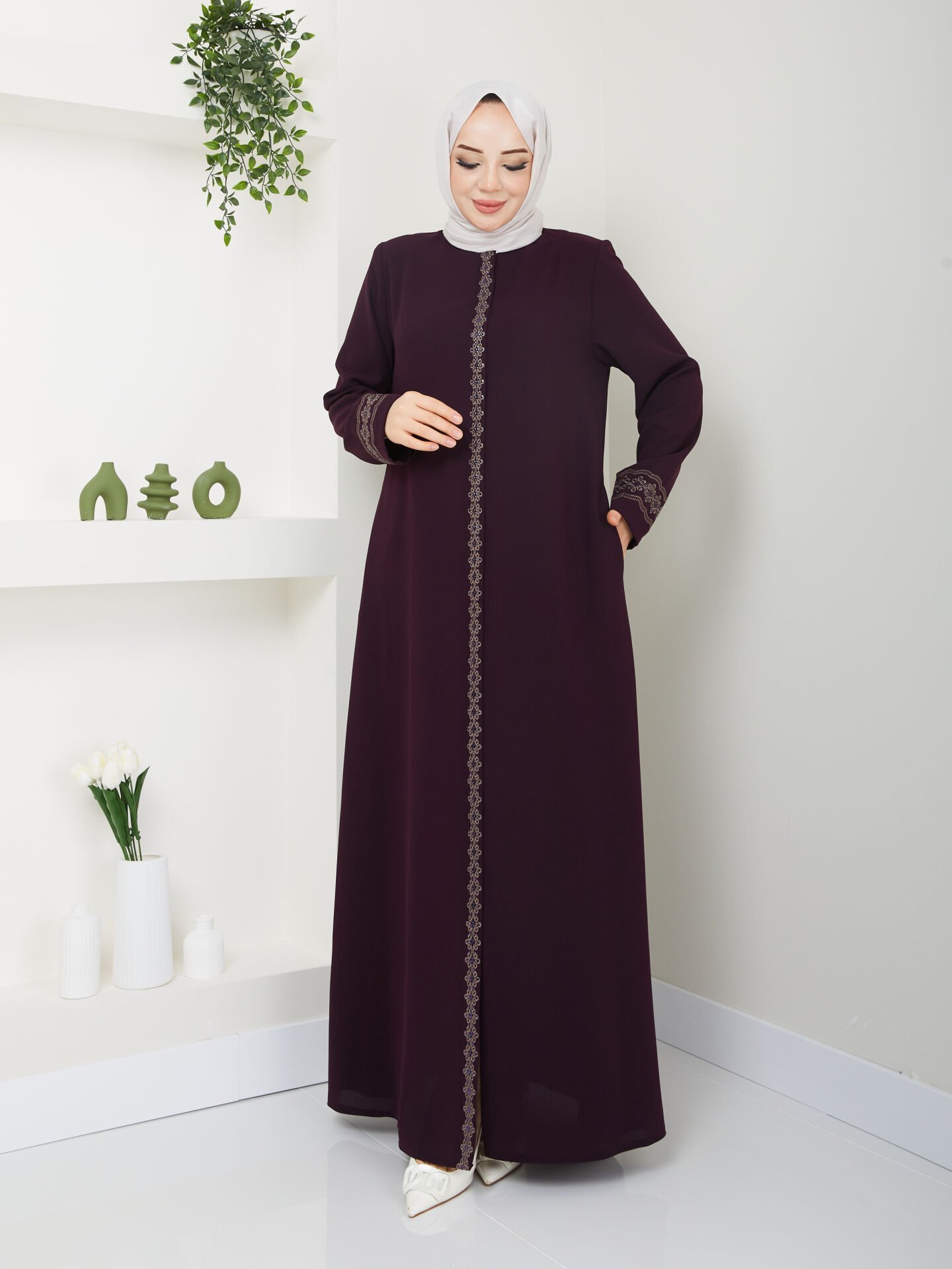 YENİ SEZON KOL VE BOYDAN İŞLEMELİ ŞIK KALİTELİ MÜRDÜM YAZLIK ANNE FERACE