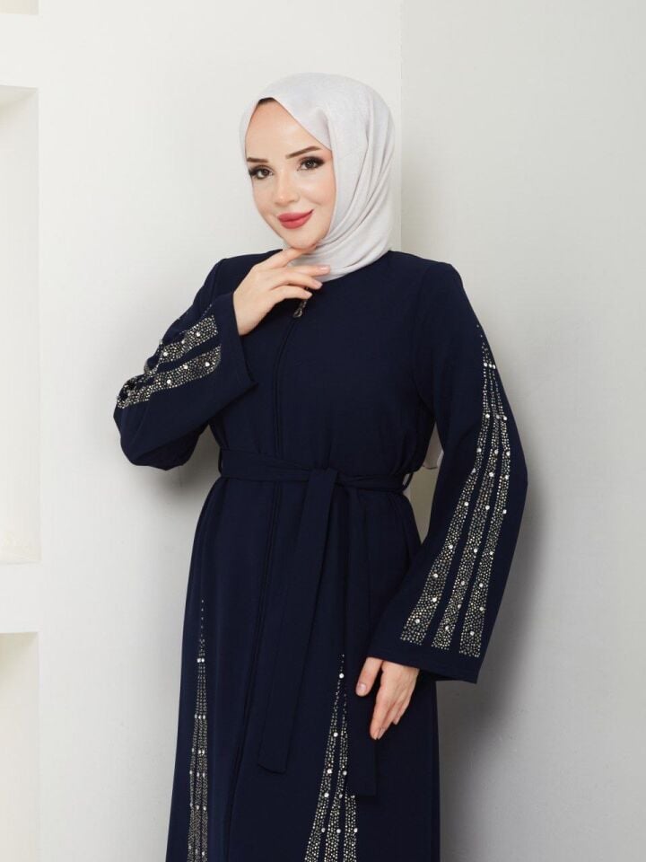 ETEĞİ VE KOLLARI GÖSTERİŞLİ TAŞ DETAYLI  ŞIK ABAYA FERACE LACİVERT