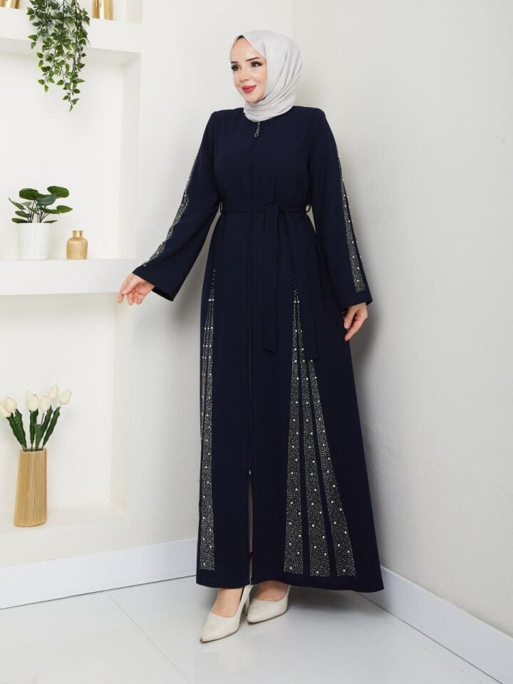 ETEĞİ VE KOLLARI GÖSTERİŞLİ TAŞ DETAYLI  ŞIK ABAYA FERACE LACİVERT