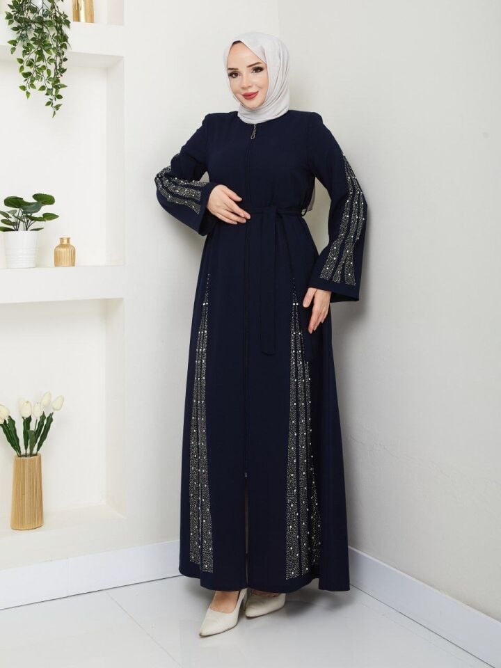 ETEĞİ VE KOLLARI GÖSTERİŞLİ TAŞ DETAYLI  ŞIK ABAYA FERACE LACİVERT